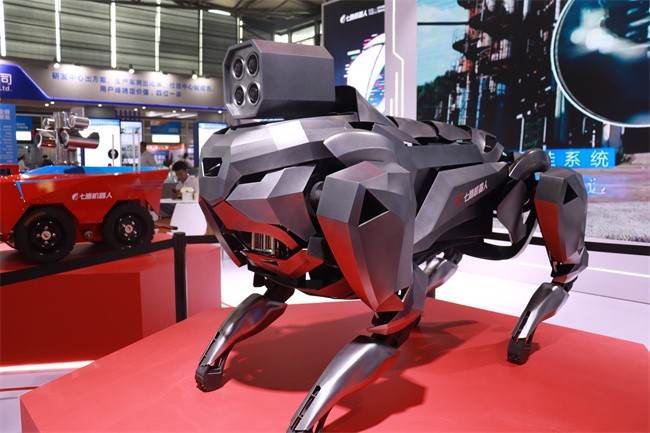 为石化企业安全巡检赋能！七腾机器人亮相2023中国国际化工展览会