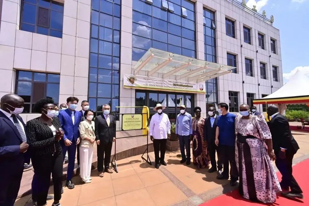 乌干达总统穆塞韦尼出席中乌姆巴莱工业园企业揭牌奠基仪式