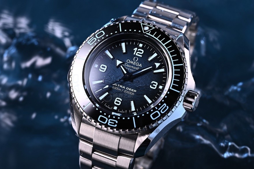 欧米茄海马系列Ultra Deep 6000米专业潜水表 市面上最舒适的一只专业深潜！