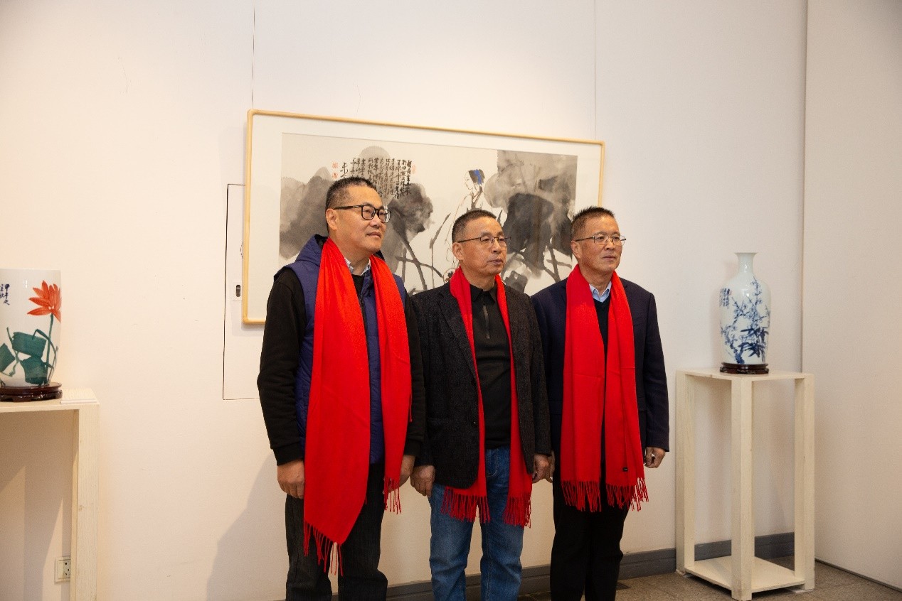 荷畔瓷语—马未定书画陶瓷艺术作品展在常州刘海粟美术馆隆重举行