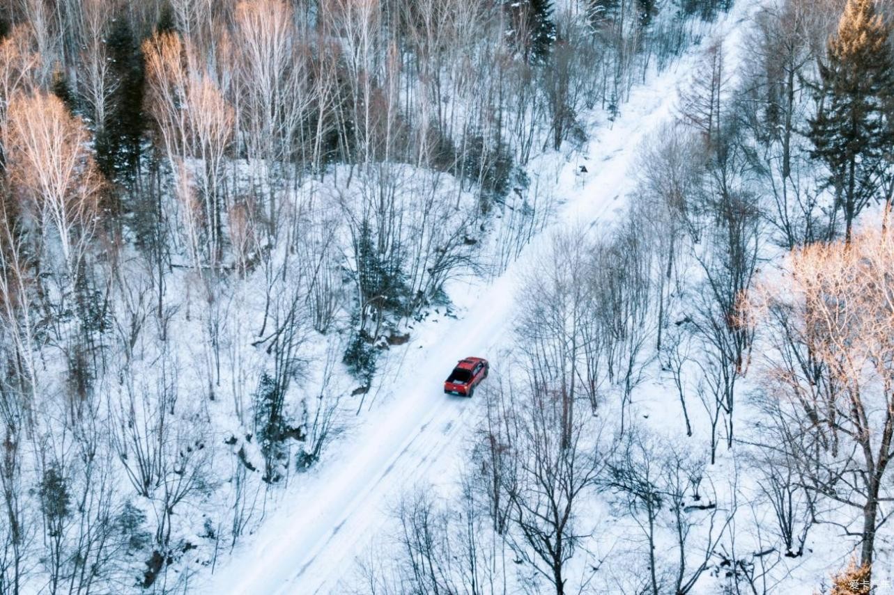 冬日驾驶新体验：2023款越野炮带你畅玩冰雪！