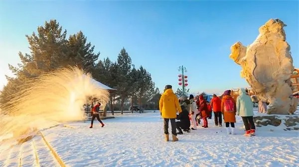 阿凡提国旅提醒您：自驾游优劣并存，寻求专业旅行社的帮助至关重要！