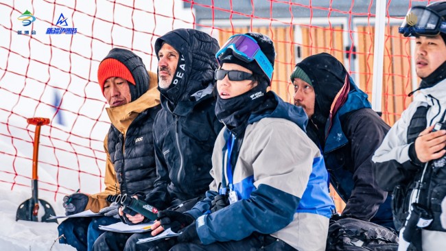新疆热雪节热雪巡回赛在阿勒泰举行