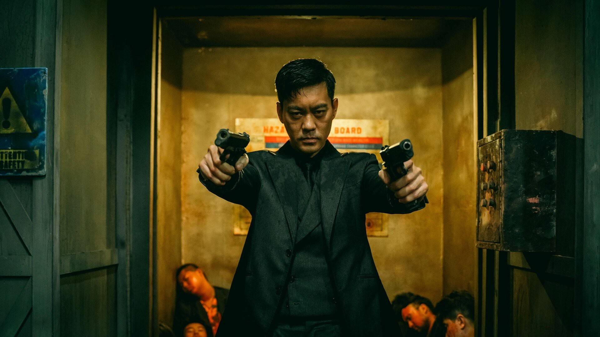 陈国坤又上新片《西装暴徒》开年爆裂登场，以一敌百燃炸复仇