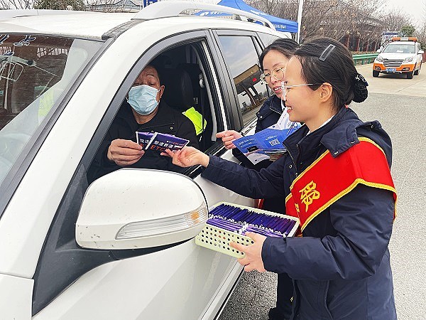 给司乘发放广告纸巾600_副本.jpg