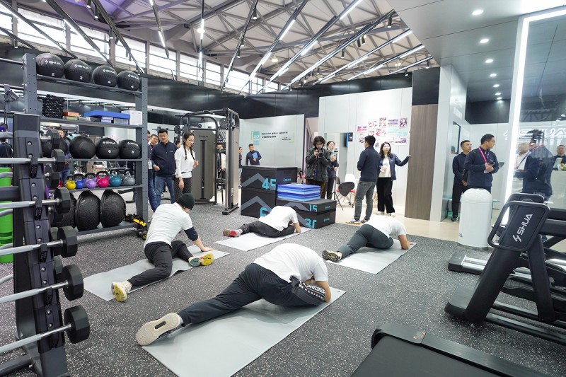 舒华体育前沿运动理念与产品闪耀2024 IWF上海健身展