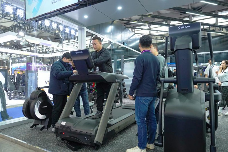 舒华体育前沿运动理念与产品闪耀2024 IWF上海健身展