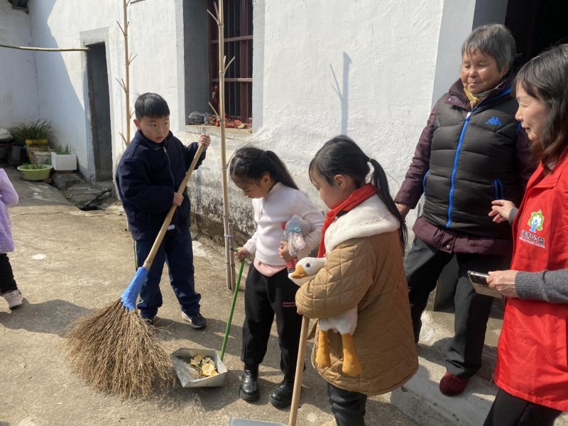 弘扬雷锋精神 践行时代新风