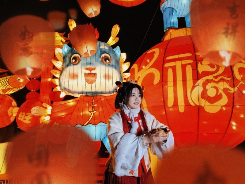 春节旅游“热辣滚烫”的背后，是“聚人气”还是“赚财气”？
