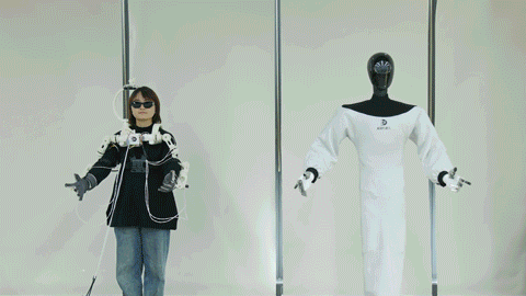 戴盟机器人发布Sparky 1：人形机器人两大阵营已现，要能跑能跳还是要心灵手巧？