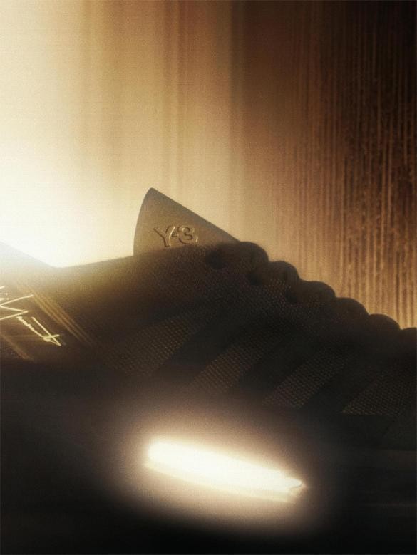 adidas官网发布与Yohji Yamamoto合作推出Y-3 S-GENDO RUN跑鞋(图2)
