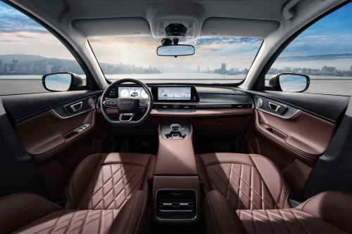 瑞虎8 PLUS冠军版新增豪悦版型，8155芯片+540°全景影像，强势席卷家用SUV市场