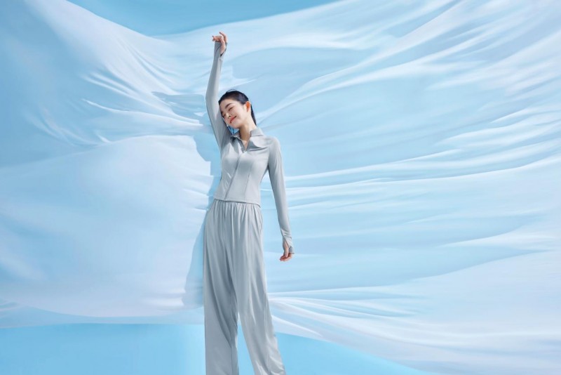 小野和子品牌携手国际时尚设计巨匠Matteo Menotto推出新款防晒衣系列