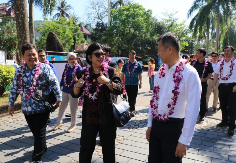 印尼·海南推广中心在兴隆巴厘村景区盛大开幕  南国集团助力中印尼交流合作