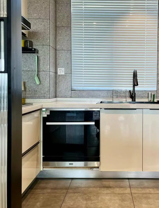 FRANKE瑞士弗兰卡智慧厨房洗碗机，让洗碗变得简单，实力拥抱极净生活