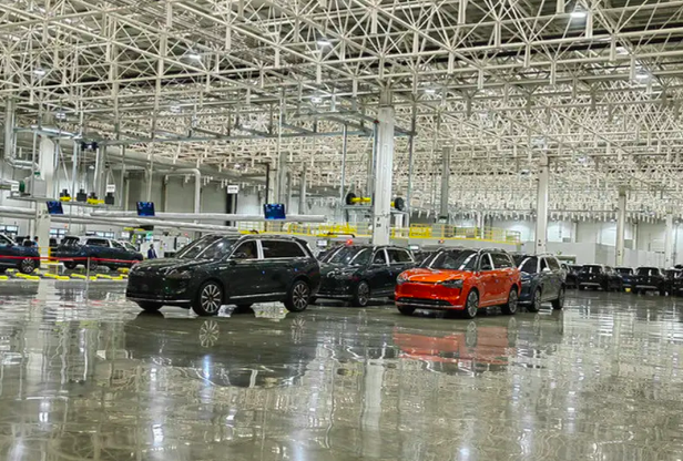 赛力斯汽车超级工厂 质量与智能的完美融合 树立行业新标杆第2张