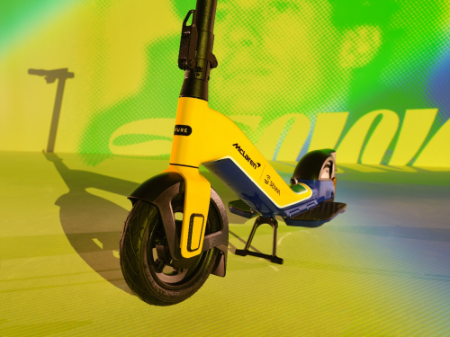 PURE Electric 与 McLaren 合作推出塞纳特别款电动滑板车