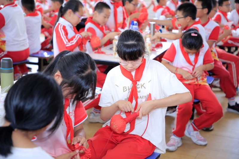 国粹传承润童心 百草飘香护健康  第二届“同仁堂药王节”走进北京市中小学校园