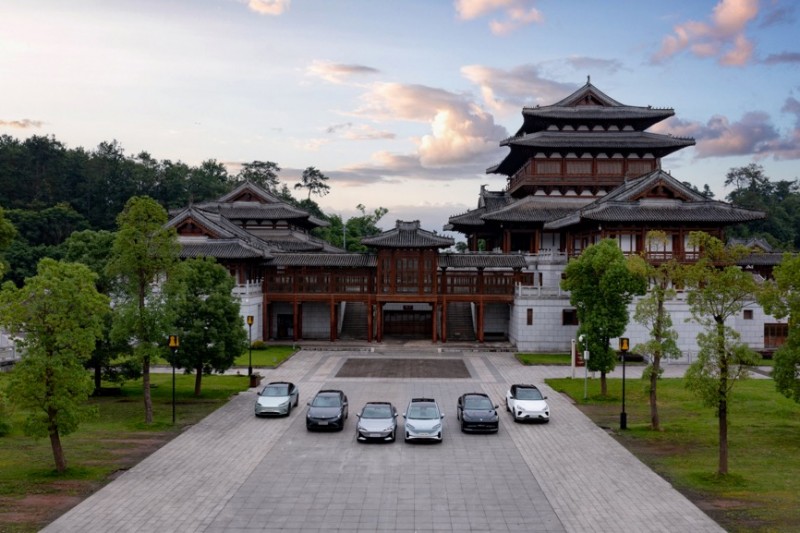 畅享山城魅力，极狐与辉同行再到重庆“阅山河”