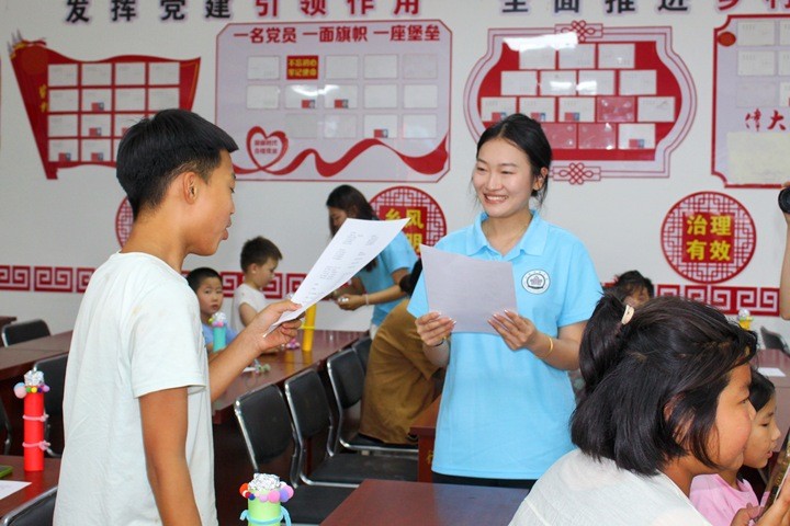 持之以恒久久为攻，“五心”并聚共促乡村振兴：河北传媒学院新闻传播学院“新”欣“乡”荣社会实践团赴西城仔村开展暑期“三下乡”社会实践