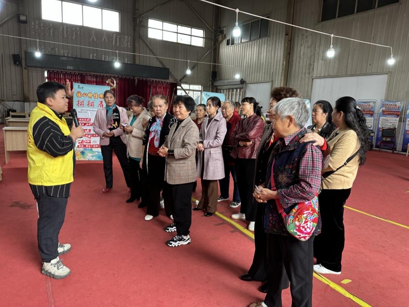 “老幼友好，乐居土门”社区“一老一小”服务项目  ——“情暖重阳喜相逢  爱满土门睦邻亲”游园会第3张