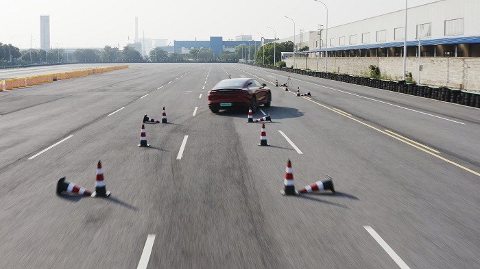 高速避障麋鹿测试，为什么20205款星纪元ES能够取得93.9km/h的成绩？