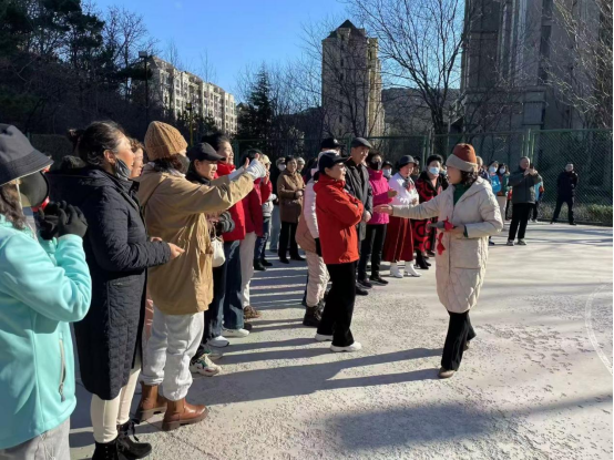 大连市九游娱乐网址高新区样板小区垃圾分类：多举并措绘就绿色生活新画卷(图7)