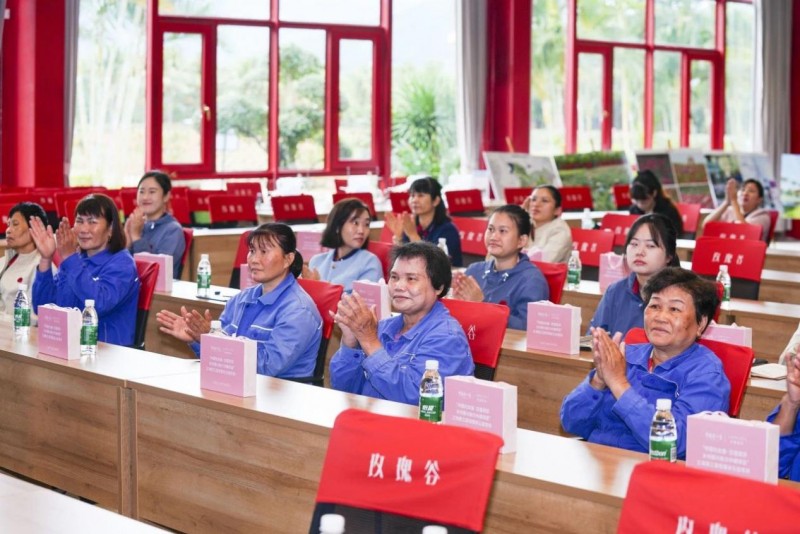 “中国妇女报·莎蔓莉莎乡村振兴助力巾帼项目”走进海南亚龙湾玫瑰谷