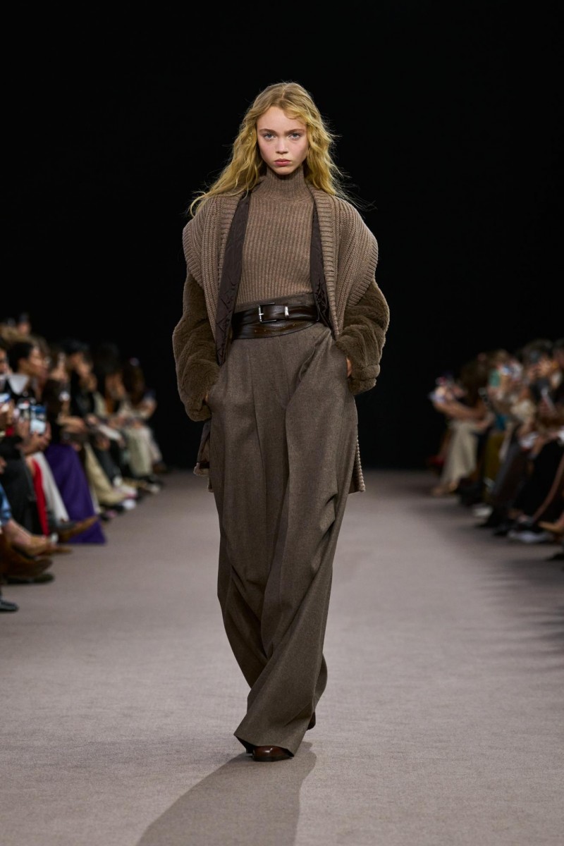 MAX MARA 2025秋冬系列：桀骜女主角的风格宣言