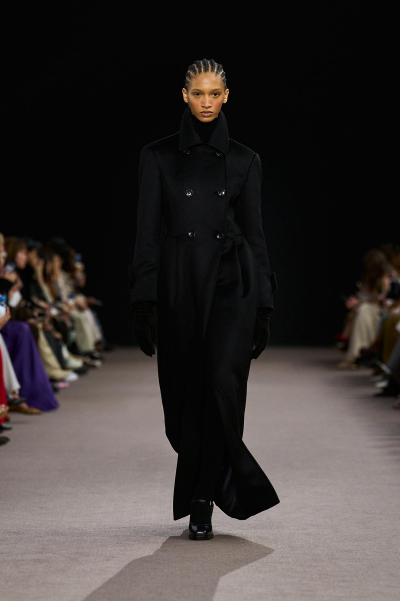 MAX MARA 2025秋冬系列：桀骜女主角的风格宣言