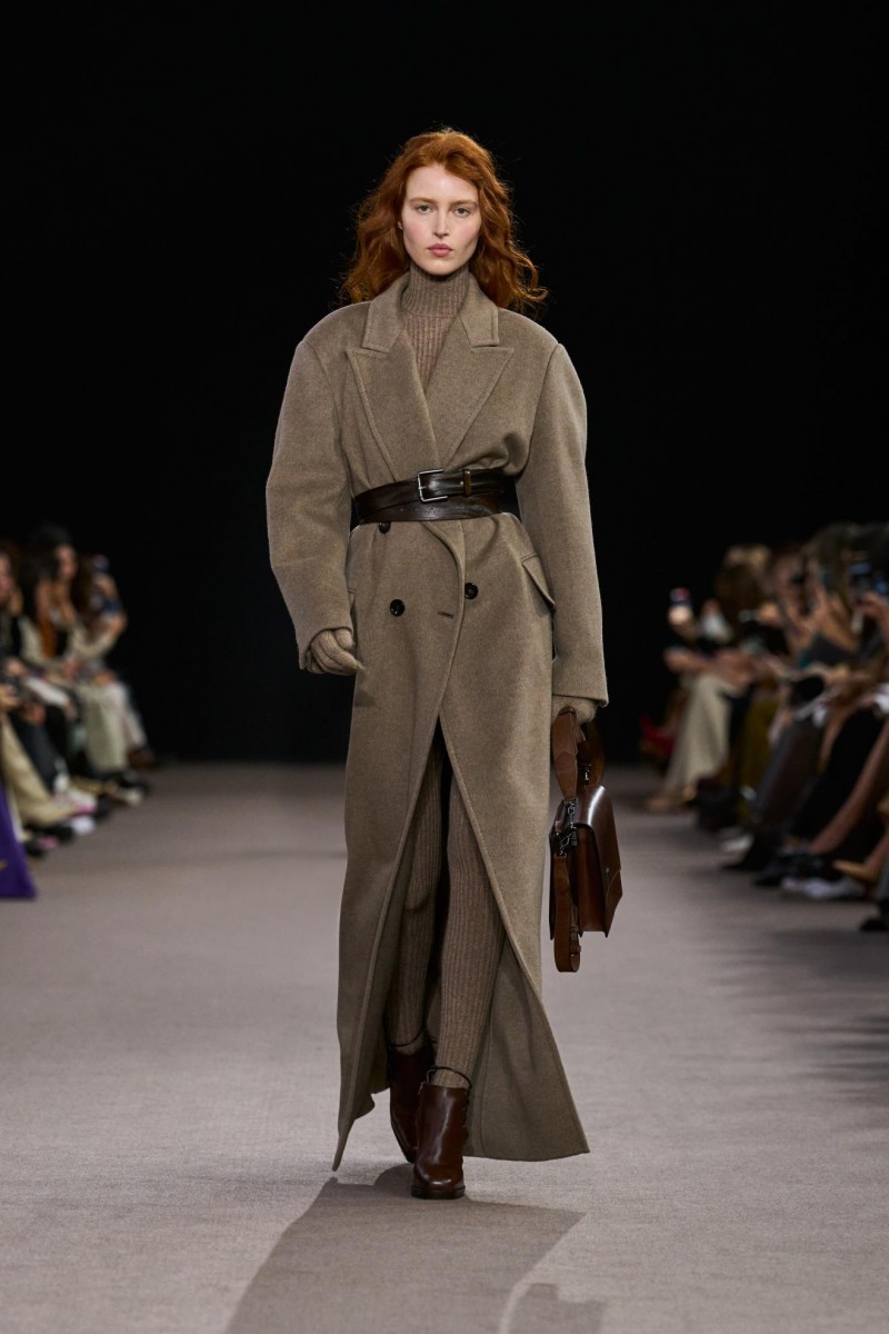 MAX MARA 2025秋冬系列：桀骜女主角的风格宣言